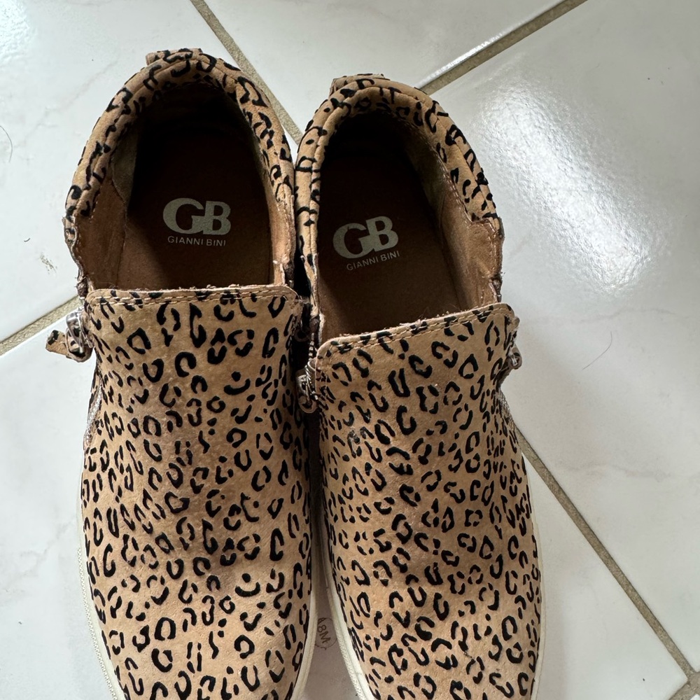 Gianni Bini leopard Brown and Black Ankle Boots Fashionable Design